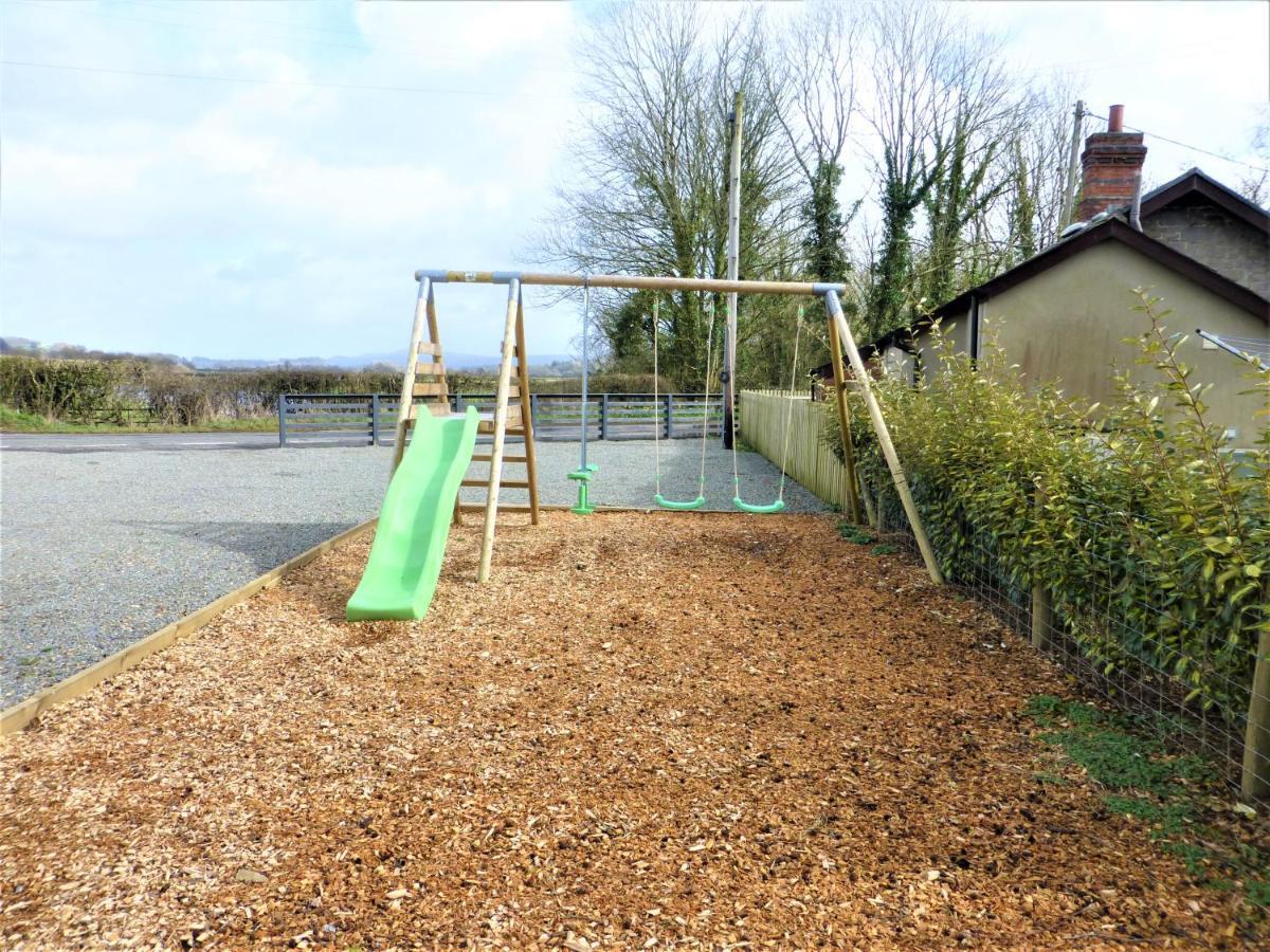 Gerycastell Luxury Holiday Apartment With Stunning Views & Ev Station Point Carmarthen Kültér fotó